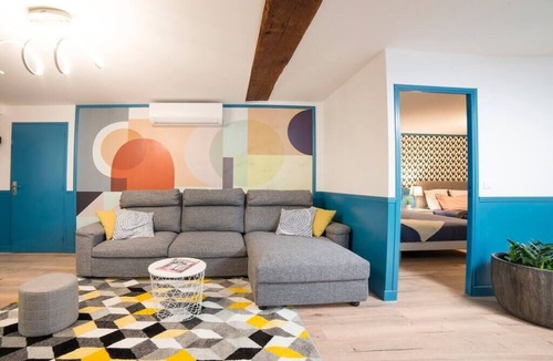 Strasbourg -Saint-Denis Apartment | Elegant, Air-conditioned & Central, close Marais