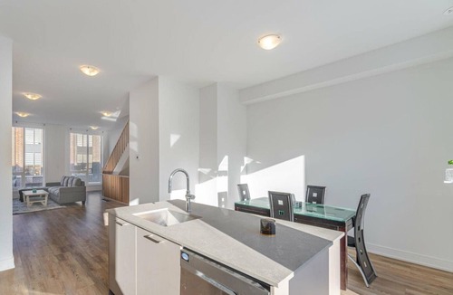 Bolton House | Elegant and Modern Bolton Stay