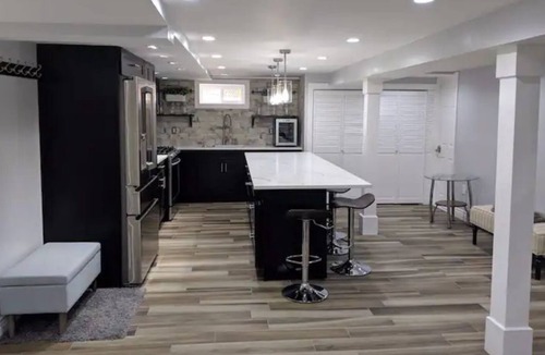 Valley Stream Apartment | Elegant basement apartment 15min from JFK +Parking