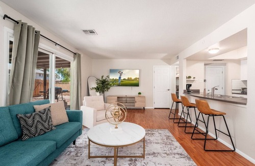 The Lakes House | Elegant Desert Oasis near ASU & Downtown Tempe