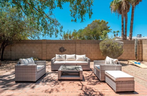 The Lakes House | Elegant Desert Oasis near ASU & Downtown Tempe