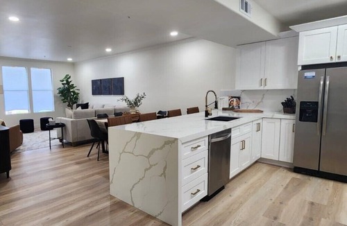 North Scottsdale Condo | Elegant & Fully Furnished 3-BR Condo in Prestigious N Scottsdale Gated Community