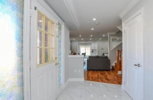 Lisgar Apartment | Elegant Home in Mississauga