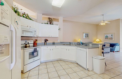 Calabay Parc House | Elegant home near theme parks with private pool & game room - snowbird-friendly