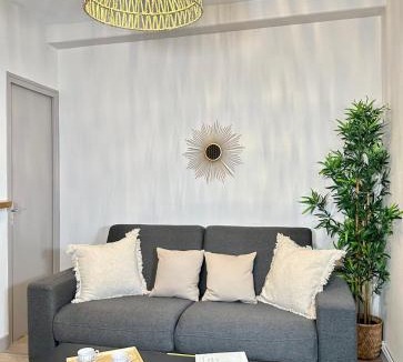 Passy Apartment | Elegant Home near Trocadéro