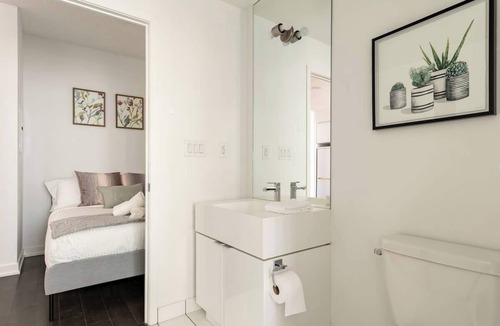 CityPlace Hotel | Elegant Lakeview - One Free Parking