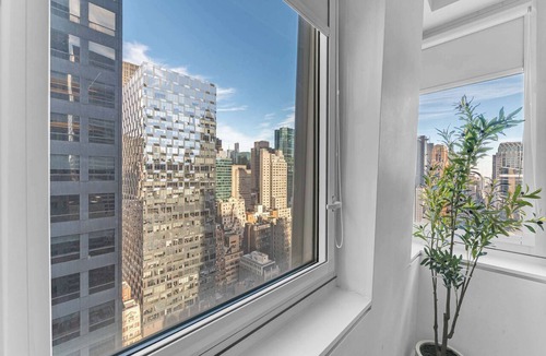 Central New York City Apartment | Elegant Midtown Haven | Stunning Views!