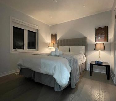 Oakville House | Elegant Oakville Town Residece