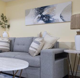 Downtown London Apartment | Elegant & Private Apartment - Short Walk From Downtown