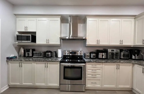 Oakville House | Elegant Winter Retreat Getaway In Oakville Whole Townhome