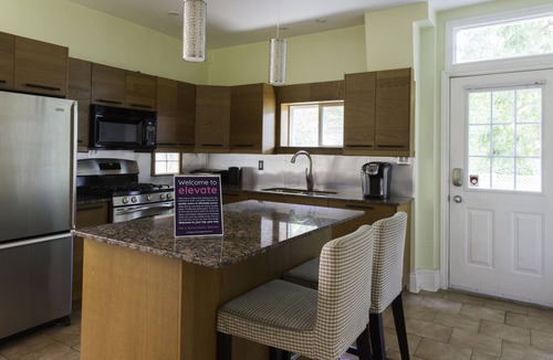 Cabbagetown House | Elevate Rooms Taigh Ice