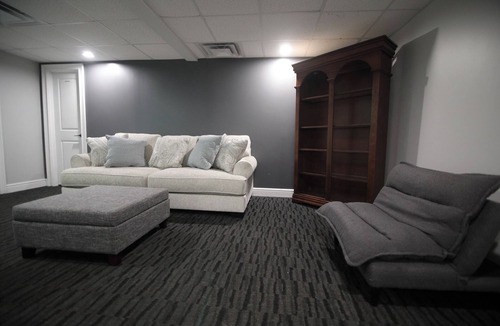 Pleasant Hills House | ELITE SUITES 5 BEDROOM RETREAT