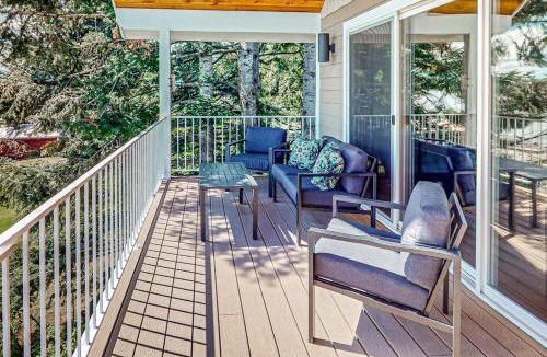East Hope House | Ellisport Bay House (Main Home & Studio)