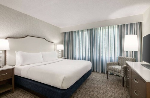 Chesterbrook Hotel | Embassy Suites by Hilton Philadelphia Valley Forge