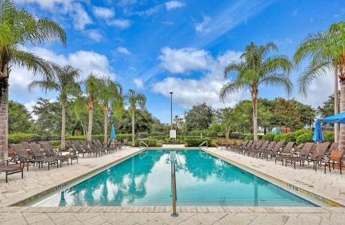 Reunion Apartment | Enchanted Oasis Residence #202