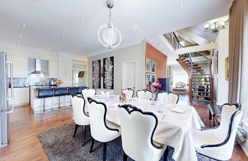 Bradford West Gwillimbury House | Enchanting Home with Pool and Sauna on 1 Acre Land