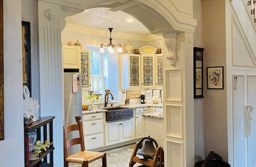 Skaneateles Cottage | English cottage style circa 1814 stone school house - Skaneateles, NY