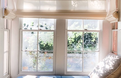 Roslyn House | English cottage with a Secret Garden