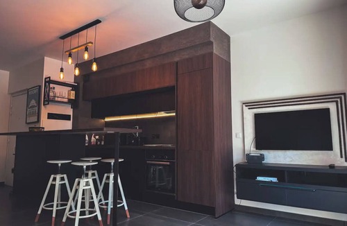 L'Ile-Saint-Denis Apartment | Enjoy modern comfort in our apartment with a sunny terrace