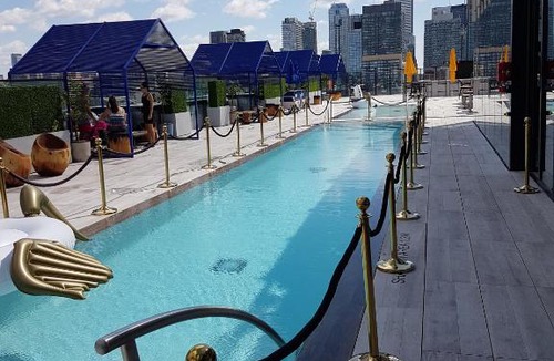 Fashion District Apartment | Entertainment District Modern Condo