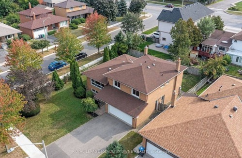 Mississauga Valleys House | Entire 4 bedroom Entire house in Mississaugann