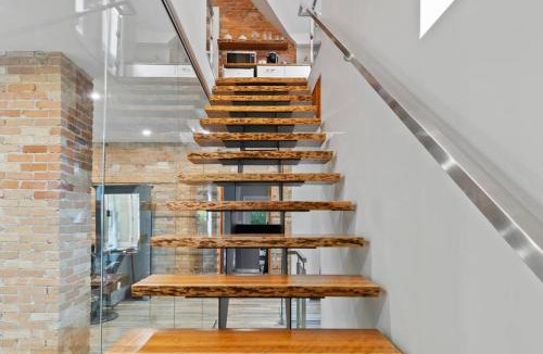 Mount Hope Huron Park Apartment | ENTIRE BACHELOR UNIT EN-SUITE ACROSS FROM GOOGLE - br4