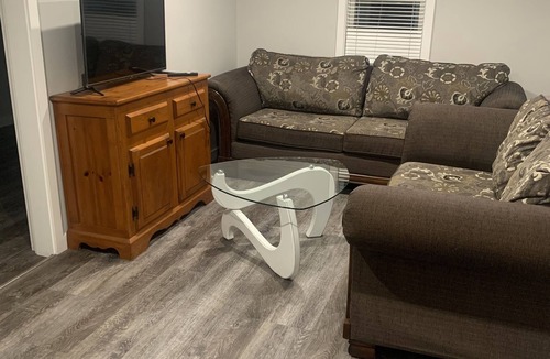 Orangeville House | Entire bungalow with 2 bedrooms,kitchen,washroom & privacy
