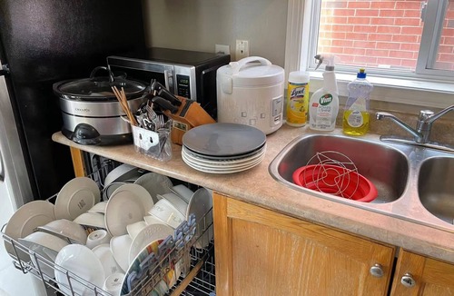 Burlington House | Entire End Townhouse Nearly Lake and Shopping Center with Large Deck and BBQ