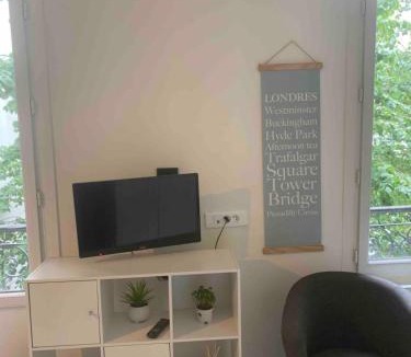 Quartier de la Chapelle Apartment | Entire Studio - Arena La Chapelle