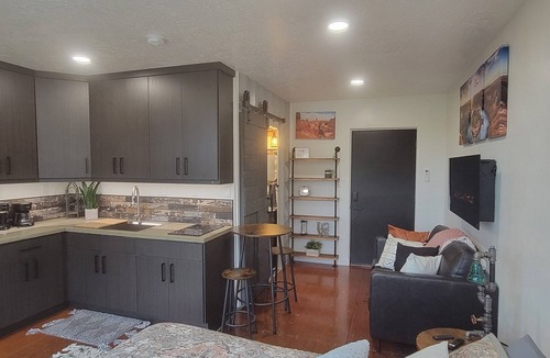 Glendale Apartment | Envase Casa Casita Unit A Near Zion & Bryce