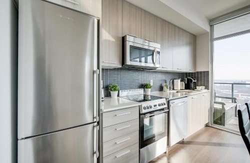 Old Town Apartment | Epic 2BR Condo with Panoramic CN Tower & City View