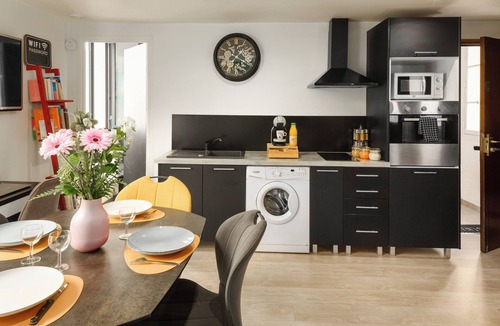 Noisy-le-Grand Apartment | Escape between Paris, Disneyland and the banks of the Marne