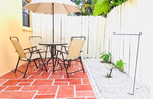 Cutler Bay Apartment | ESCAPE By ANDY RESORT.inc