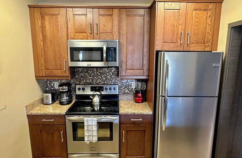 Grenelefe Condo | Escape City Life and Enjoy this Charming 2-Bedroom Condo Near Central Florida!