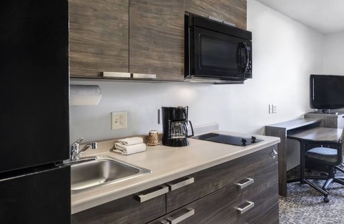 Sundance House | Escape to Buckeye for a Pet-Friendly Getaway w/Free Parking & Kitchen!