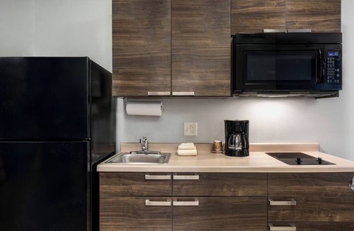 Sundance House | Escape to Buckeye for a Pet-Friendly Getaway w/Free Parking & Kitchen!