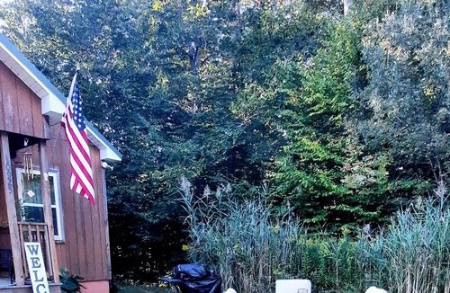 Durhamville Cabin | Escape to your cozy 2-bedroom camp near Oneida Lake.