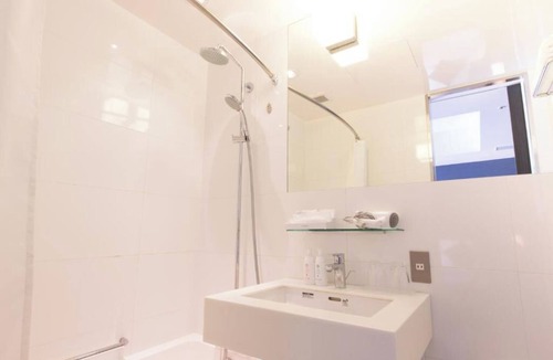 Taito Hotel | Essential Hollywood Twin hotel in fabulous Taito City