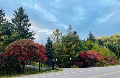 Caledon House | European Estate Home with Sauna, Pool and Hot Tub