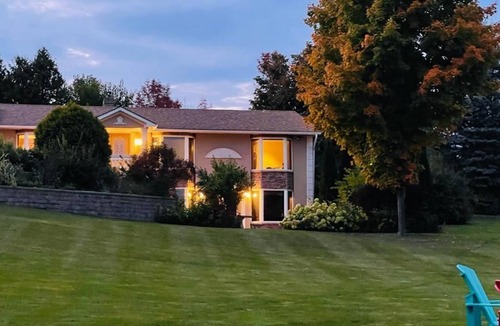 Caledon House | European Estate Home with Sauna, Pool and Hot Tub