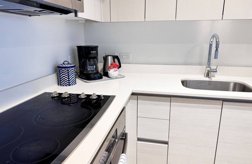 Hallandale Beach Condo | Exceptional 2bdr PH Incredible View 31st floor