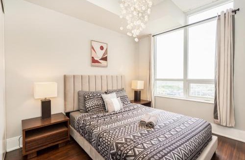 Downtown Mississauga Apartment | Executive 2BR 2BATH Condo with Lakeview Steps from SQ1