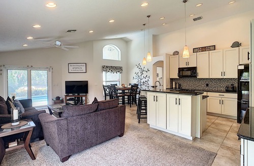 Haines City House | Executive Home, private pool within a gated community and on a Golfcourse