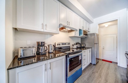 The Blue Mountains House | Executive Town Home - Historical Snowbridge Village, Mountain View Blue mountain
