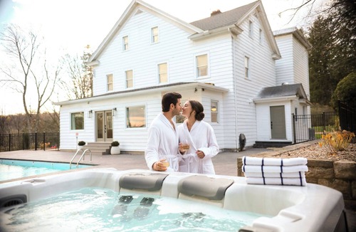 Alexandria House | Experience luxury and relaxation at The Manor at Greene Hills Resort & Campground. This spacious retreat features 7 king bedrooms, cozy bunk rooms, a fully equipped chef’s kitchen, and elegant living spaces. Enjoy your private pool, hot tub, and saun