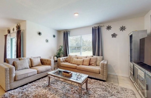 Meadow Woods House | Experience Orlando charm, just a quick ride to Florida Mall