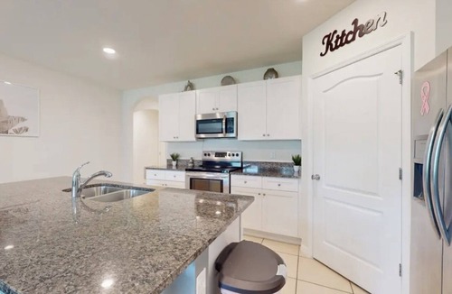 Meadow Woods House | Experience Orlando charm, just a quick ride to Florida Mall