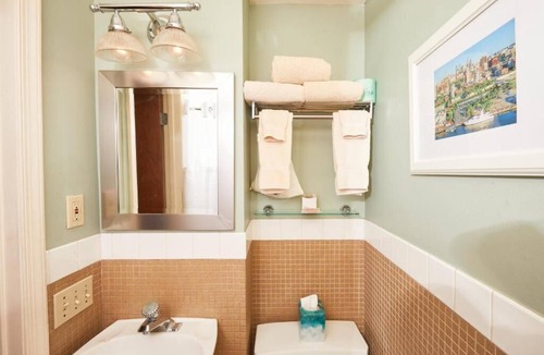 Gayborhood Hotel | Explore More of Philadelphia! Pet-friendly Property Near National Liberty Museum