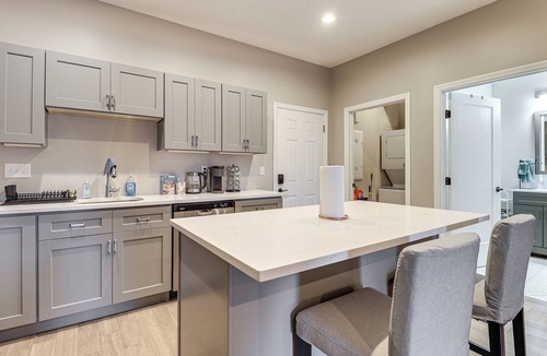 Lower Lawrenceville Condo | Explore the City! Walkable Lawrenceville Condo