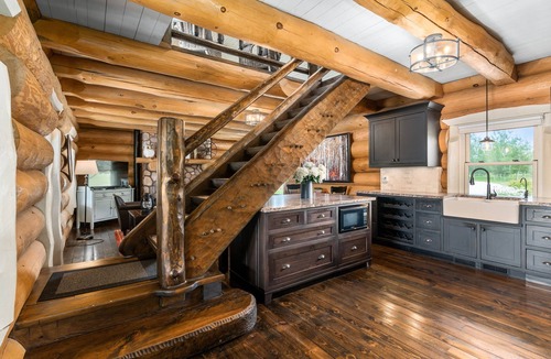 Clearview Cabin | Exquisite Log Cabin Retreat- Perfect Couple’s Getaway! Tranquility at its best❤️
